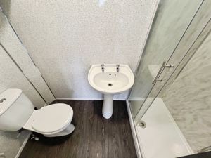 En-suite- click for photo gallery